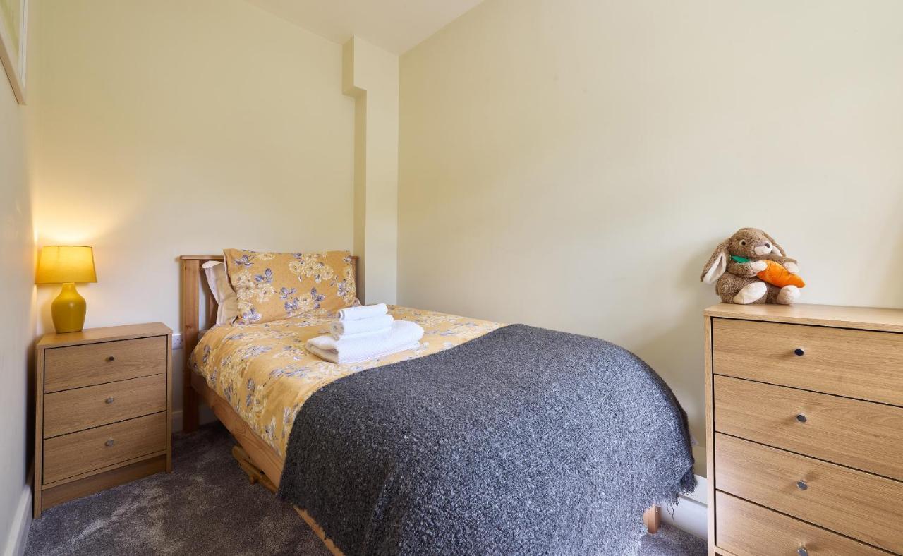 Chimney Cottage 홀름퍼스 외부 사진