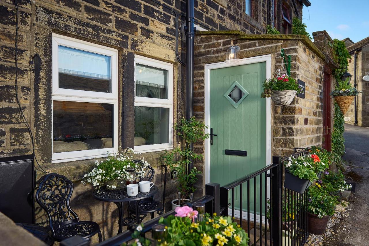 Chimney Cottage 홀름퍼스 외부 사진